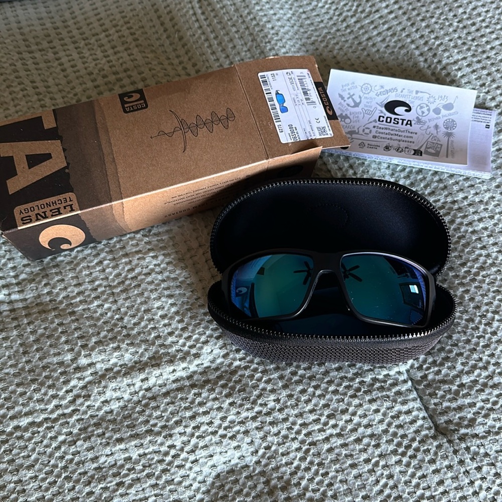 Costa Del Mar; Reefton Pro sunglasses